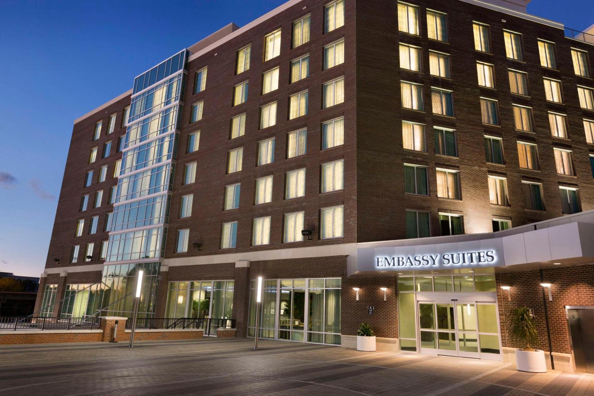 Embassy Suites By Hilton Greenville Downtown Riverplace Exterior photo